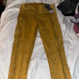 Lululemon brand new limited edition leggings